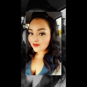 Meet your Posher, Valarie
